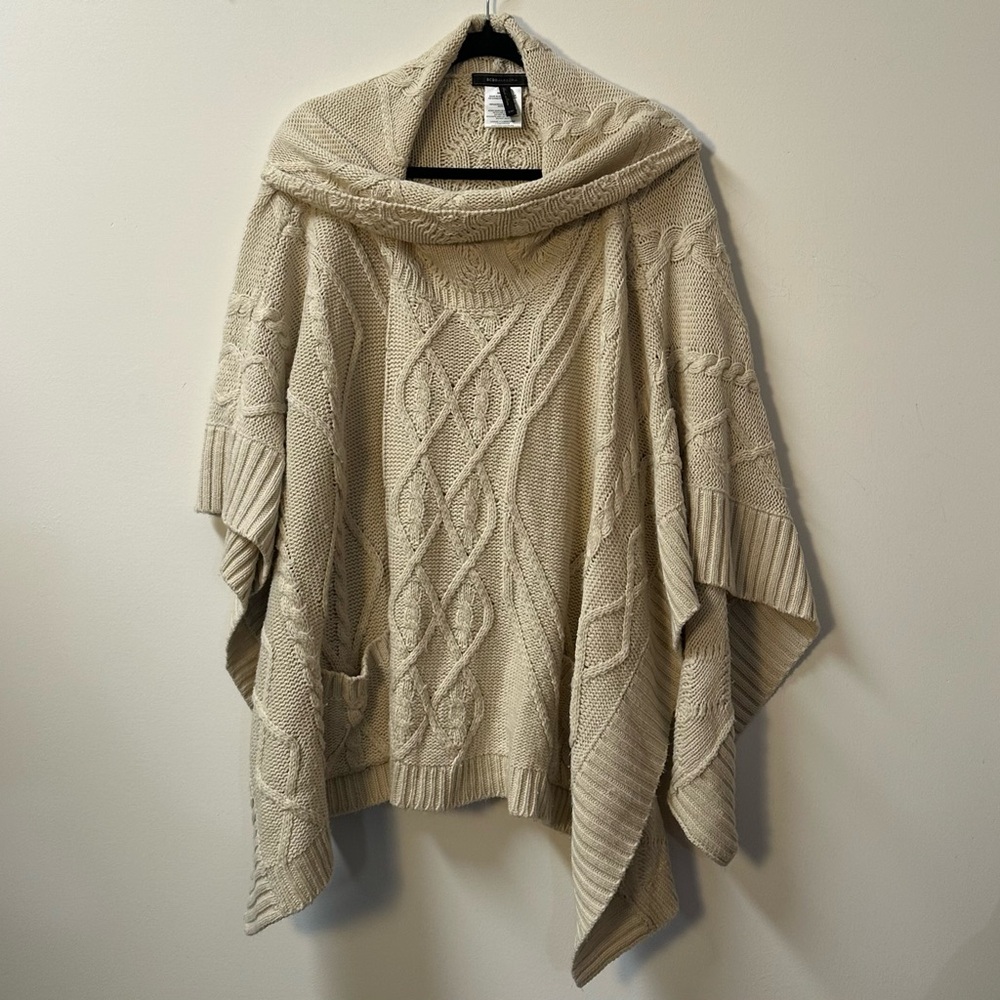 BCBGMAXAZRIA women's cream knit oversized poncho shawl, S/M.